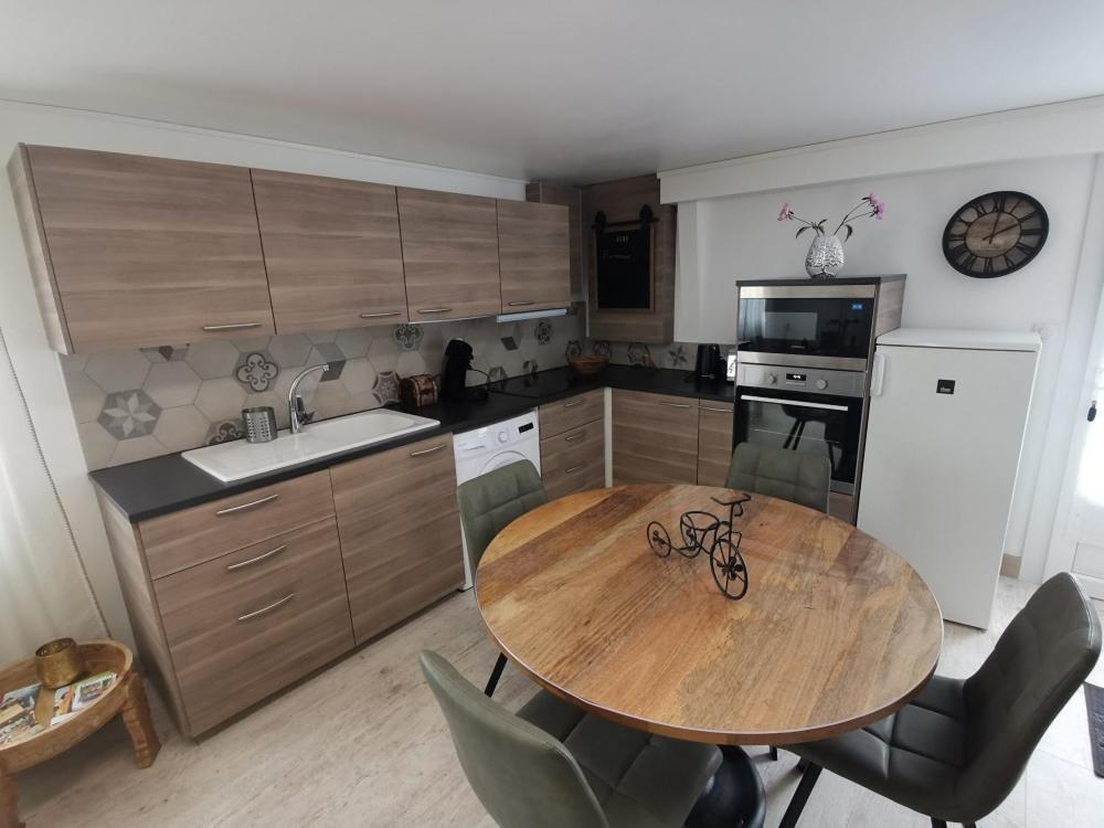 Gite - Chambres D'Hotes La Belle Helene Bressuire Bagian luar foto